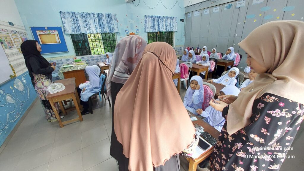 Suasana di dalam bilik darjah